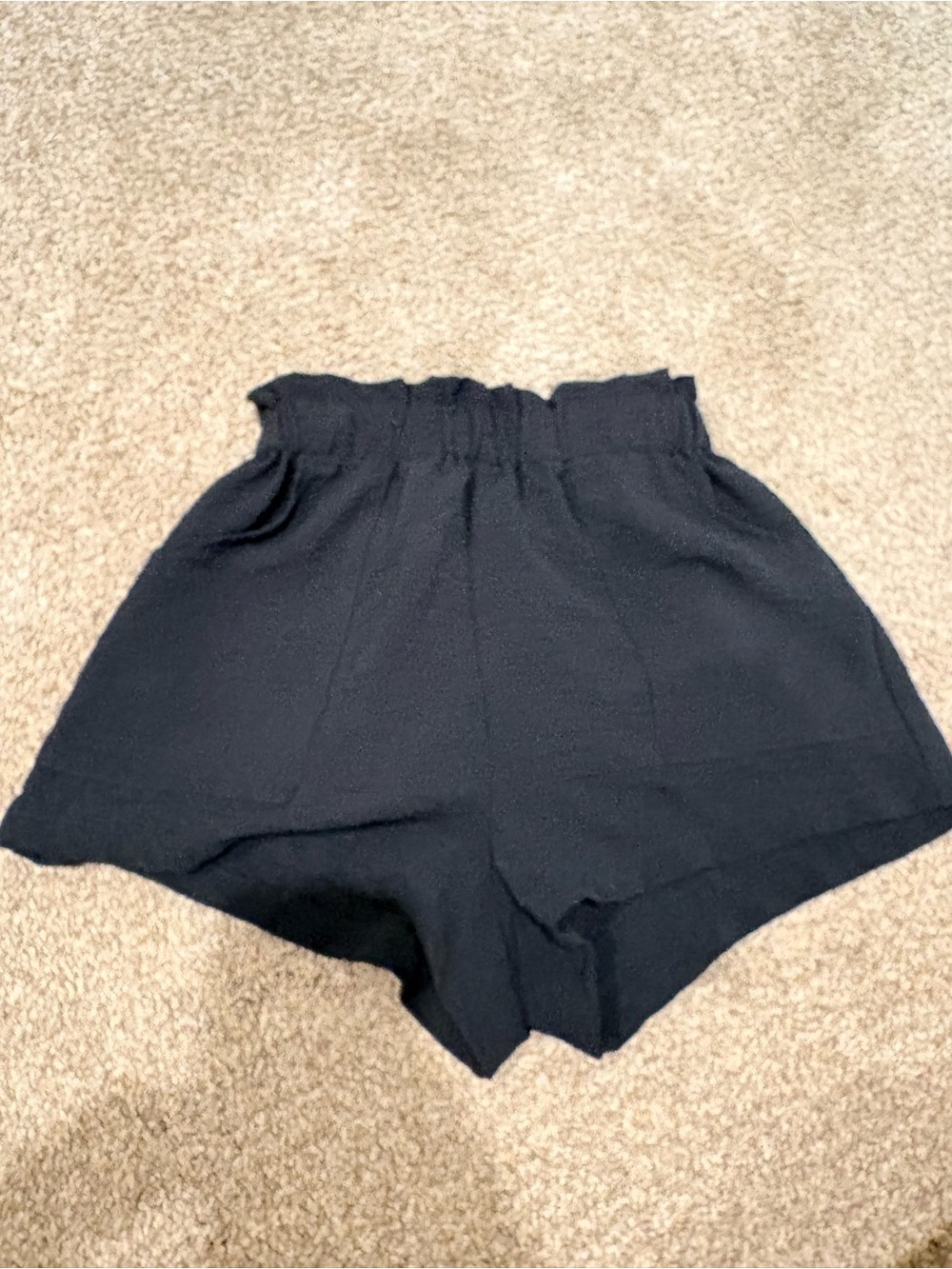 SHEIN Black Ruffled Waist Kids Shorts